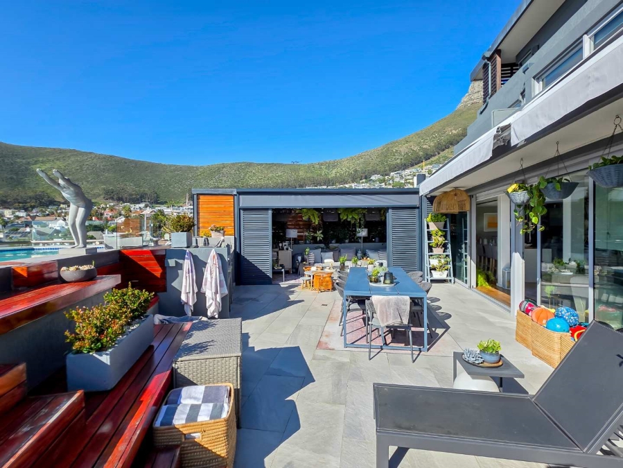 3 Bedroom Property for Sale in Sea Point Western Cape